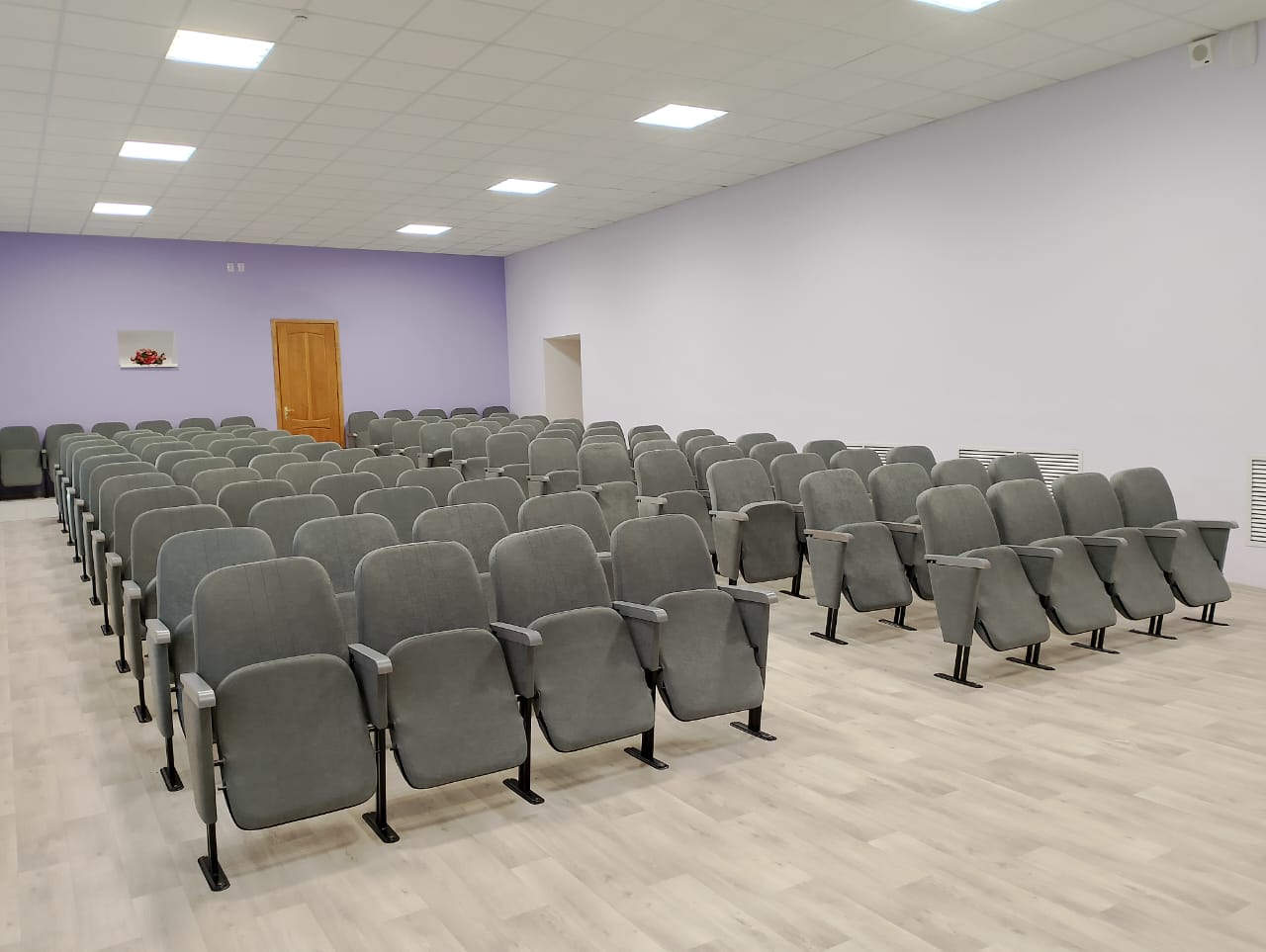 Кресла Спутник для МКУК «ЦДК г. Светлограда» Кресла Спутник для МКУК «ЦДК г. Светлограда»